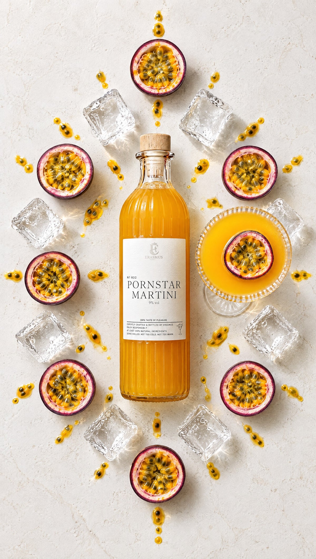 Pornstar Martini – editorisches Flatlay mit Passionsfrucht und Eis