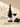 Apel × Erasmus Rotwein – Flasche und Glas im Sonnenlicht